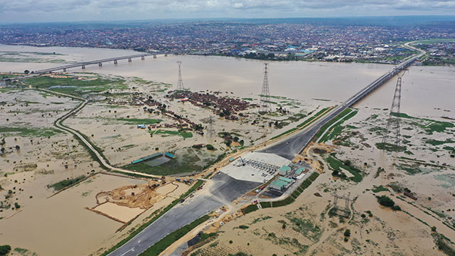 Toll Station and Niger Bridge – View towards Onitsha during 2022 flood